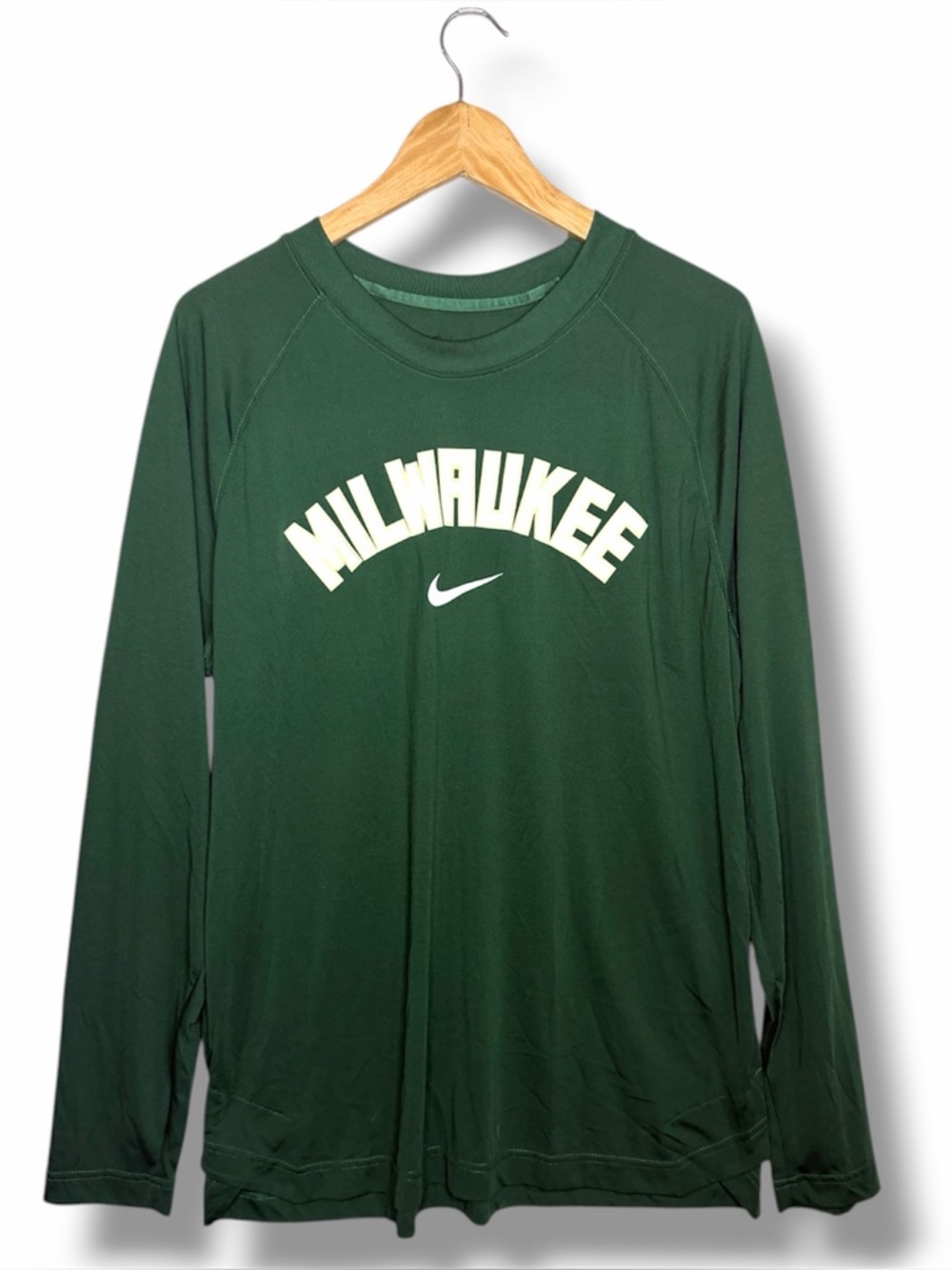 Nike NBA Milwaukee Bucks Green Long Sleeve T-shirt Men’s Medium